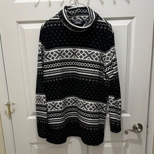 Lands End fleece turtleneck. Black and white.